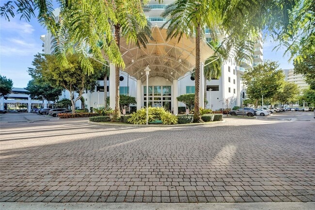 Building Photo - 7910 Harbor Island Dr