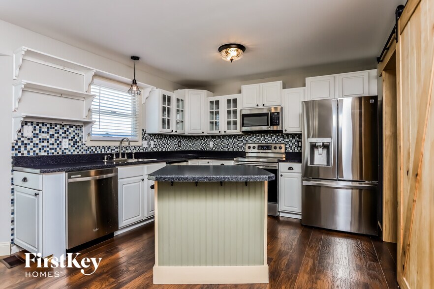 Building Photo - 3845 Bedford Pointe Dr
