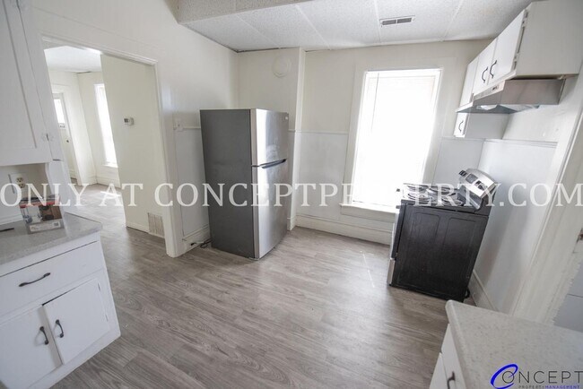 Building Photo - 5000 S Jones Ct