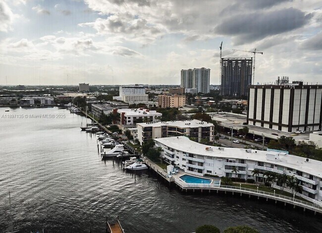 Building Photo - 100 Golden Isles Dr