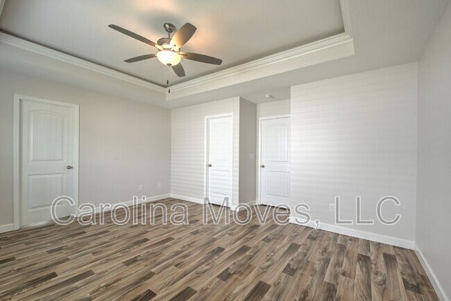 Building Photo - 1303 Lindale Pl