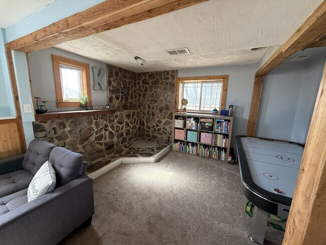 Building Photo - 2565 N 3rd E St