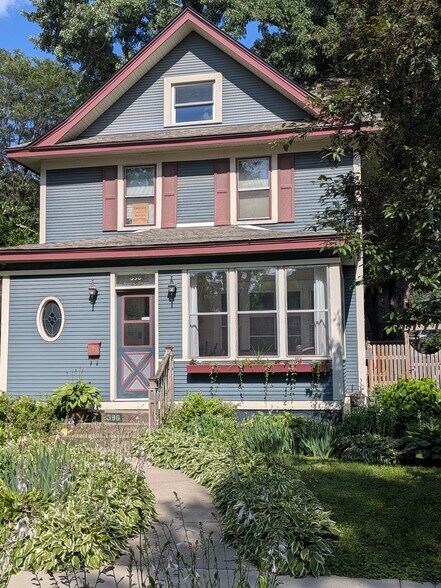Building Photo - 396 Beacon Ave