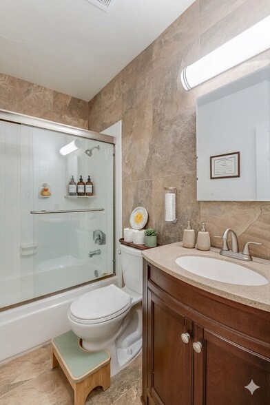 Bathroom No.2 - 4311 Coldwater Canyon Ave