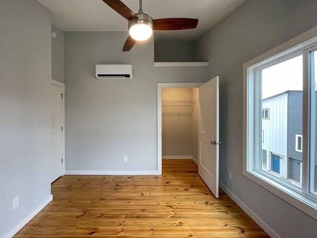 Building Photo - 57 W Cascade St