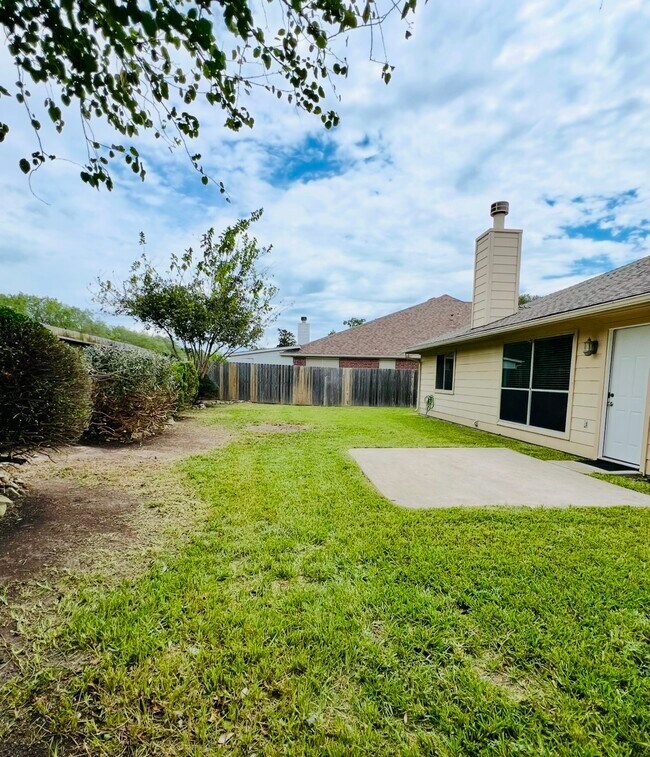 Building Photo - 6010 Forest Plaza Ct