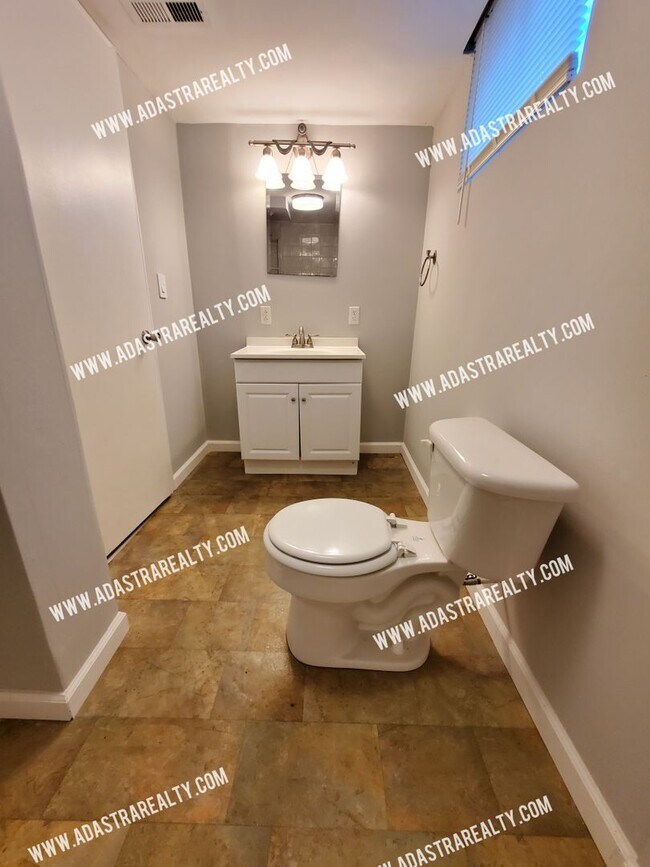 Building Photo - 4825 W 75th St