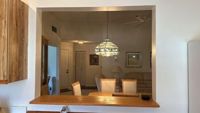 Building Photo - 3360 Lucerne Park Dr