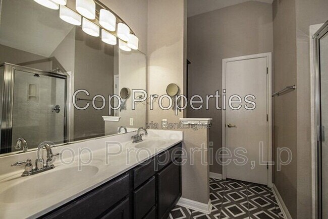 Building Photo - 8510 Trumpet Cir