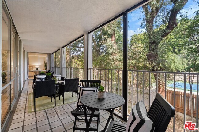 Building Photo - 850 Kings Rd