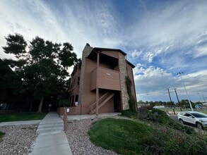 Building Photo - Centennial Lake Park Condo