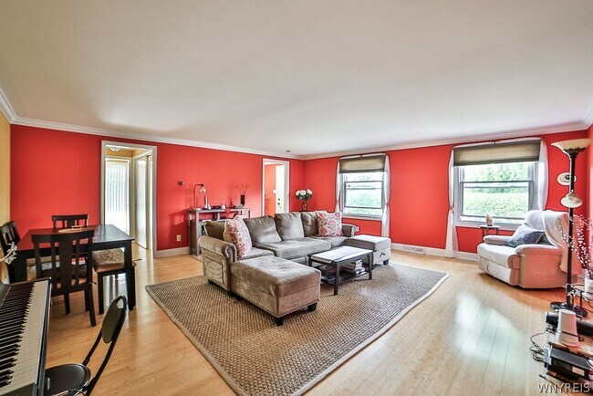 Building Photo - 32 Bernhardt Dr