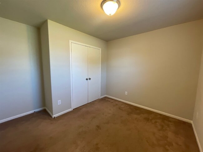 Building Photo - 625 26th Ave N