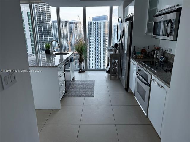 Building Photo - 888 Biscayne Blvd