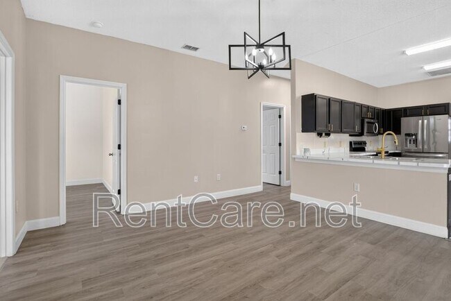 Building Photo - 121 Aurelia Ct