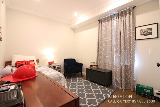 Building Photo - 17 Walk Hill St