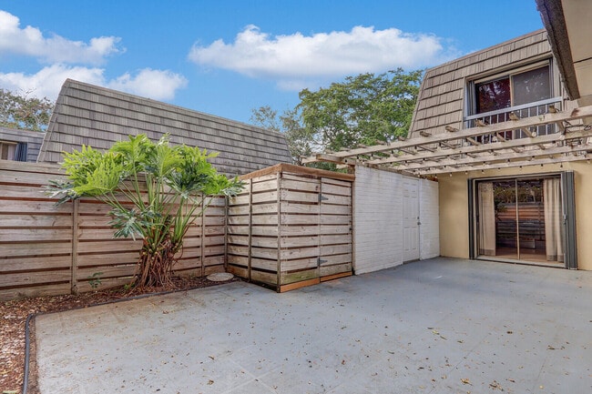 Building Photo - 803 8th Terrace