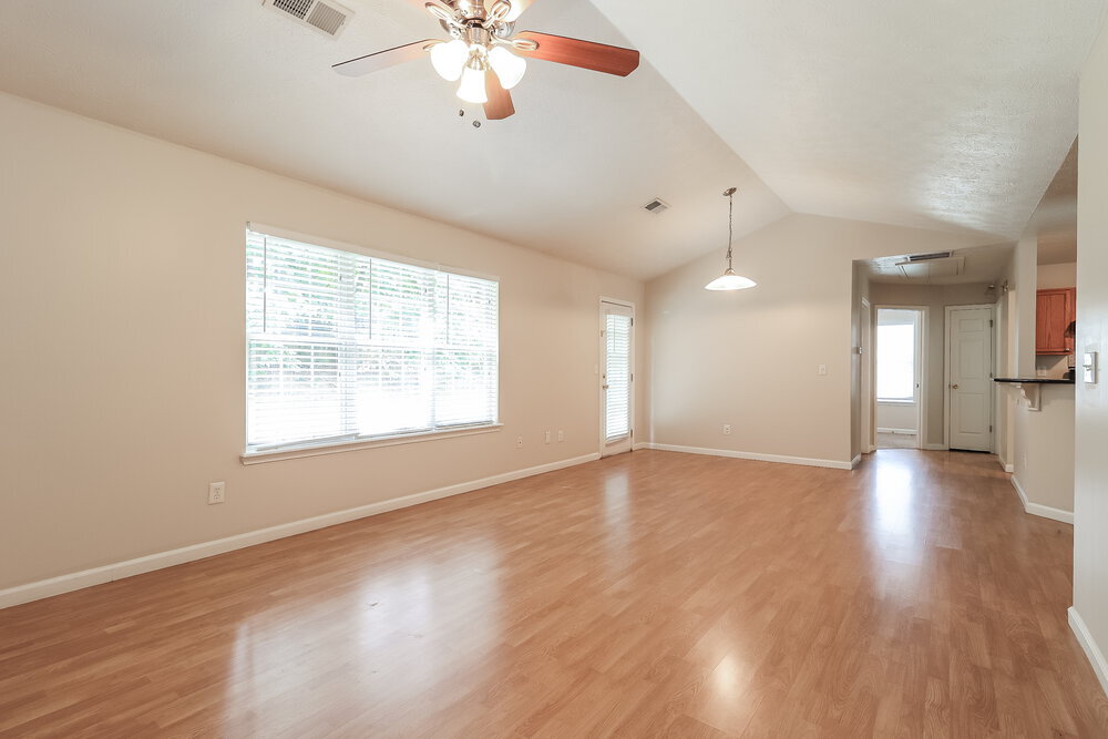 Building Photo - 2669 Lake Park Bend