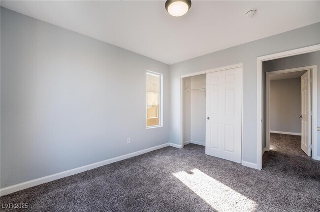 Building Photo - 5555 W Sun Temple Ave