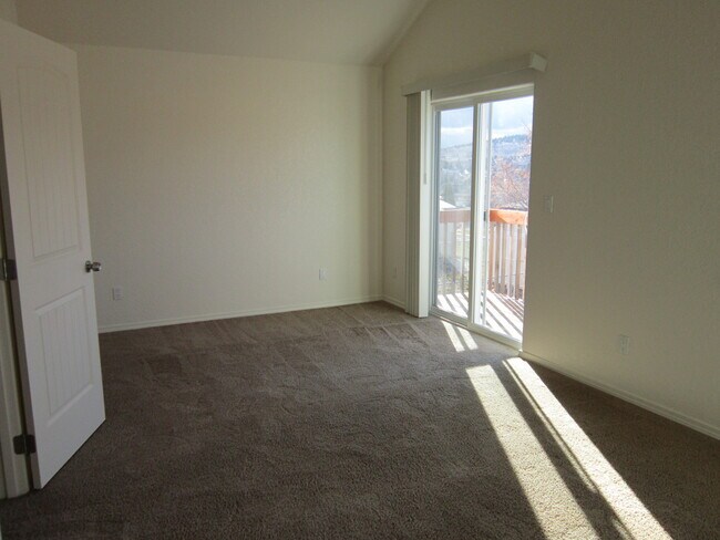 Building Photo - 1714 Lancaster Ave