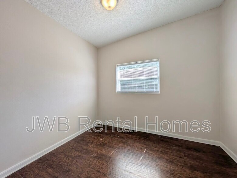 Building Photo - 2710 Rogero Rd