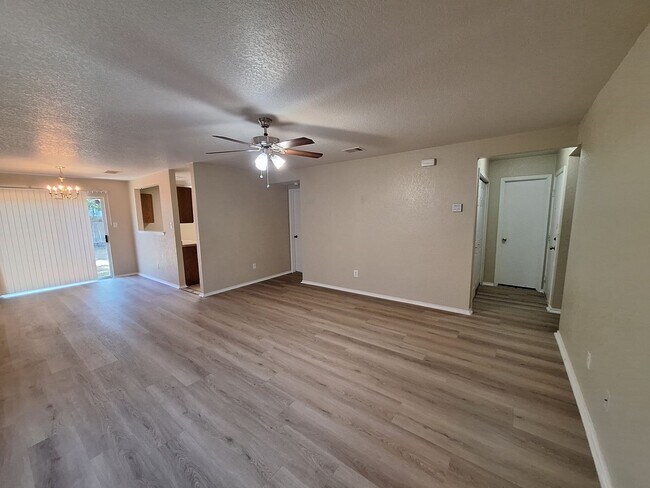 Building Photo - Bridgewood Corner Lot
