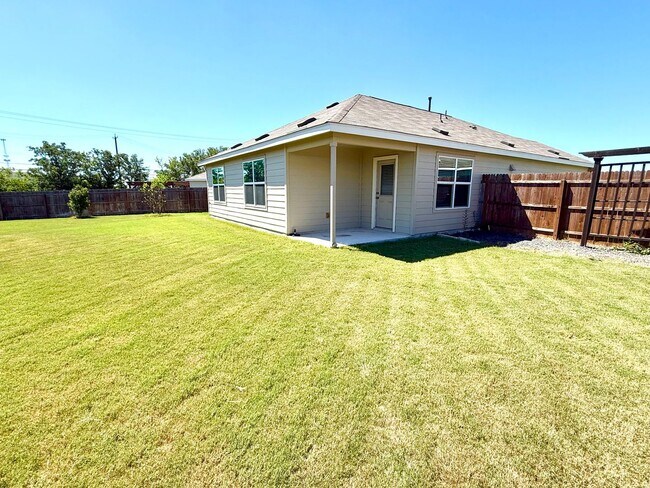 Building Photo - 7918 Dovers Den