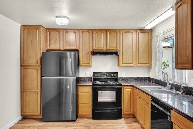 Building Photo - Move-In Ready 3BR/2BA Near UC Davis, Pets Welcome