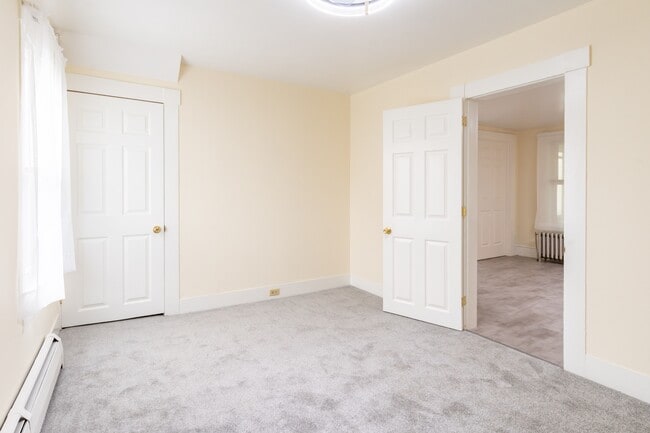 Building Photo - 179 Chestnut St