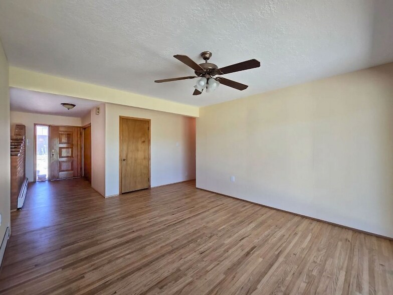 Building Photo - 512 Camino Solano