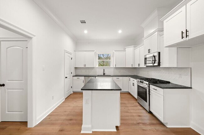 Building Photo - 11802 Morgan Meadow Ave