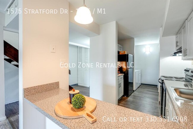 Building Photo - 1575 Stratford Dr