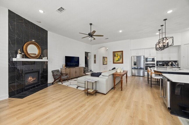 Building Photo - 17910 McClary Cardinal Dr