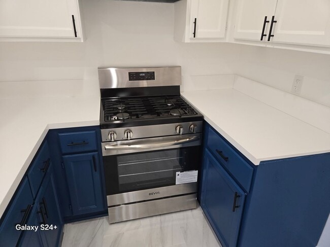 Building Photo - 1570 N Verdugo Rd