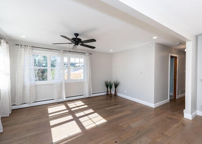 Building Photo - Cozy Home Centrally located Colorado Sprin...