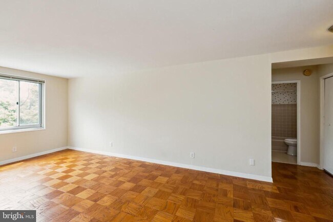 Building Photo - 1900 Lyttonsville Rd