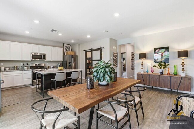 Building Photo - 8256 Schellhous Dr