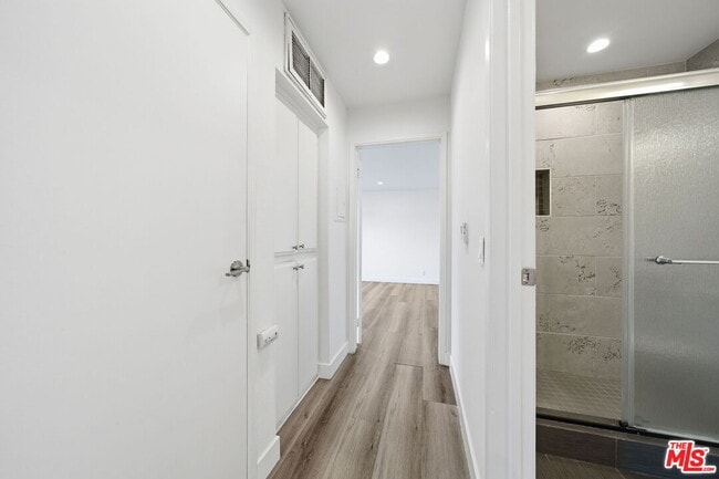 Building Photo - 6212 Fulton Ave