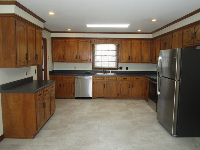 Building Photo - 4 Ashley St