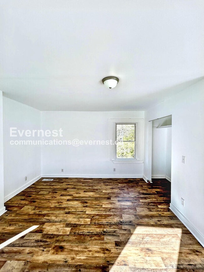 Building Photo - 709 Cameron St