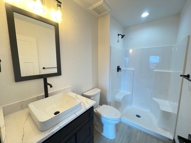 Building Photo - Brand New Hayden Townhome