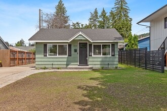 Building Photo - Downtown CDA!