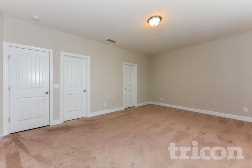 Building Photo - 4808 Genoa Dr