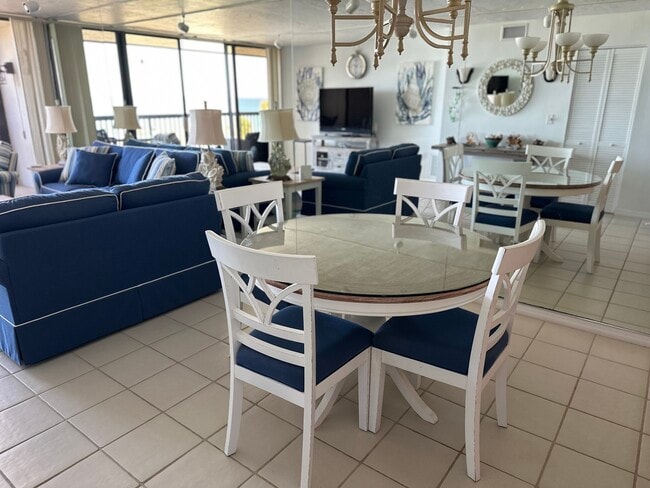 Building Photo - 4141 Ocean Dr