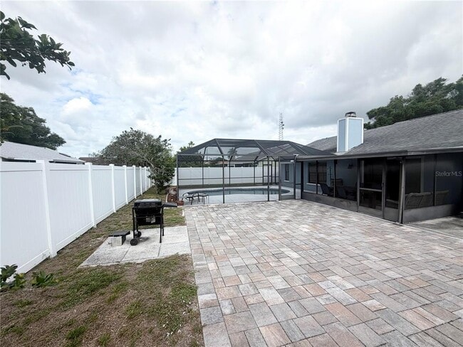 Building Photo - 3612 75 Dr E