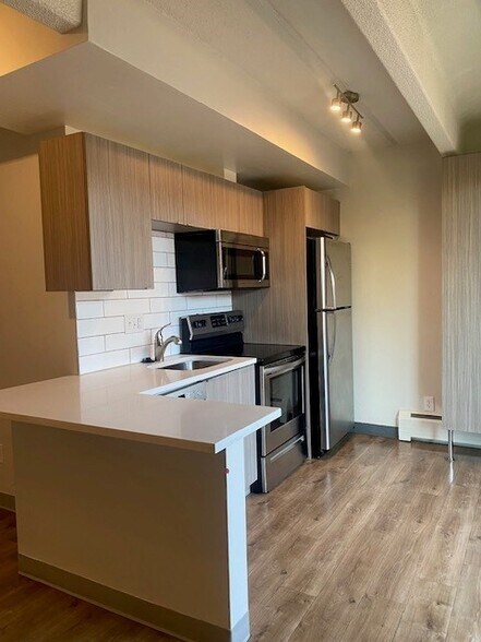 Building Photo - 800 Emerson