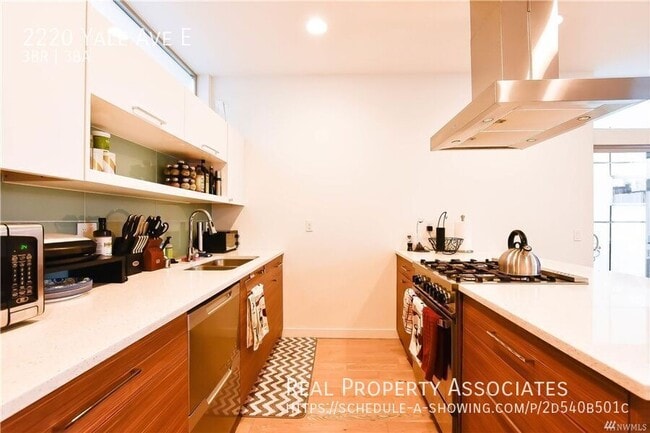 Building Photo - 2220 Yale Ave. E.