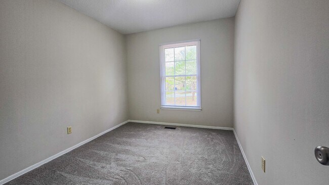 Building Photo - 4059 Village Pl