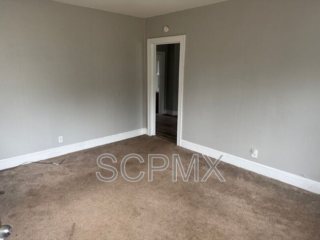 Building Photo - 414-B E Charlotte Ave