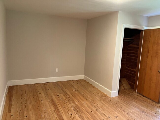 Building Photo - PENDING: 3 BR/3 BA Home with Large Yard
